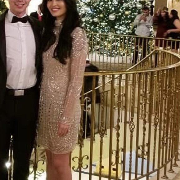 SHOWSTOPPING NEW YEAR’S EVE DRESS - Picture 9 of 9